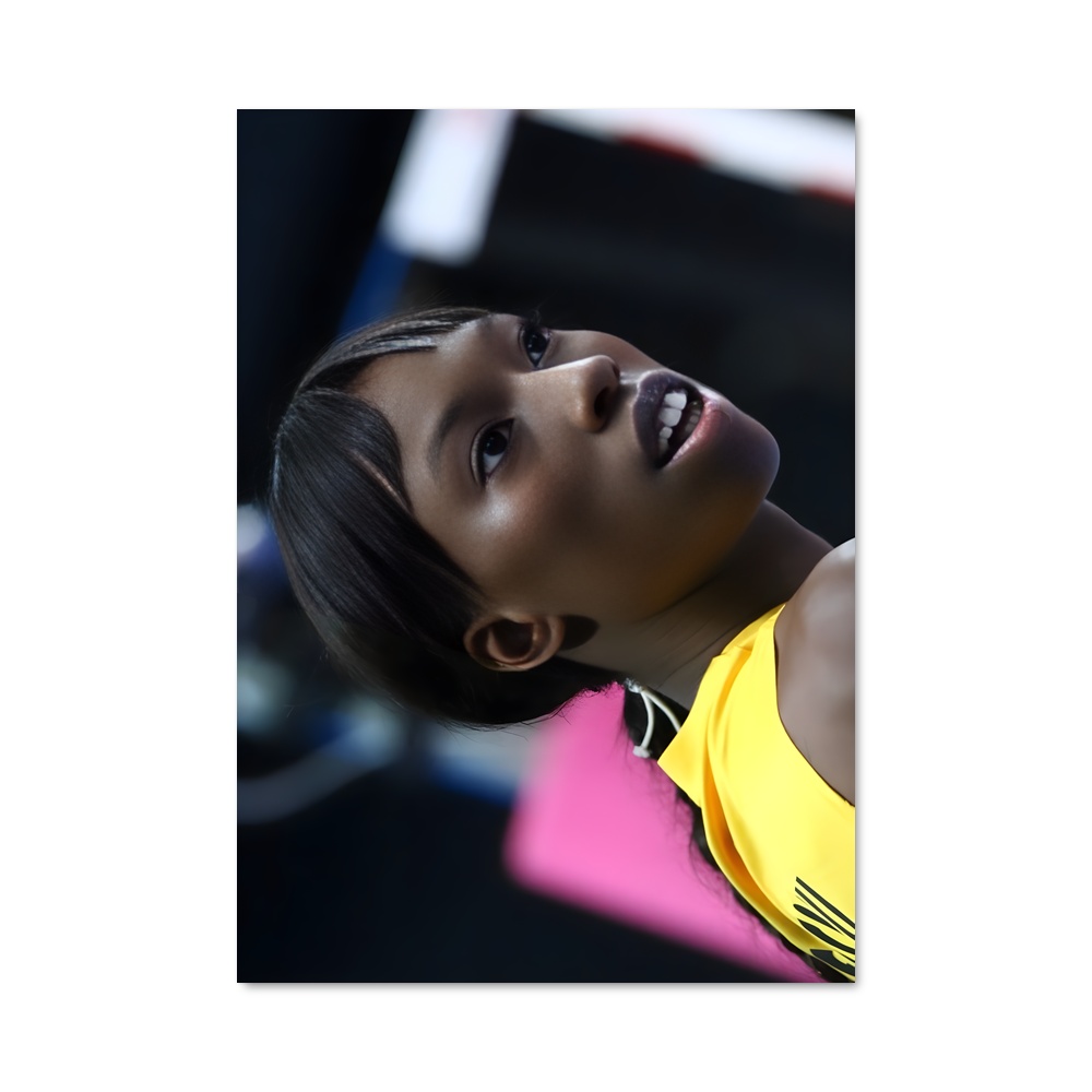 Poster Paola egonu reflète